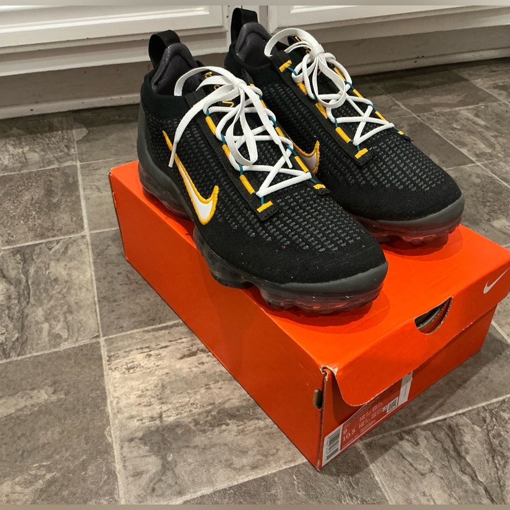Nike Air Vapormax 2021 Flyknit - Picture 6 of 8